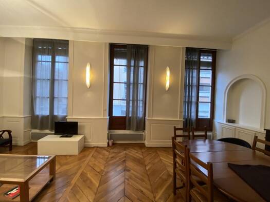 Appartement à louer 1 290 € 2 pièces 1 chambre 65 m² 1er étage Lyon 6ème 69006