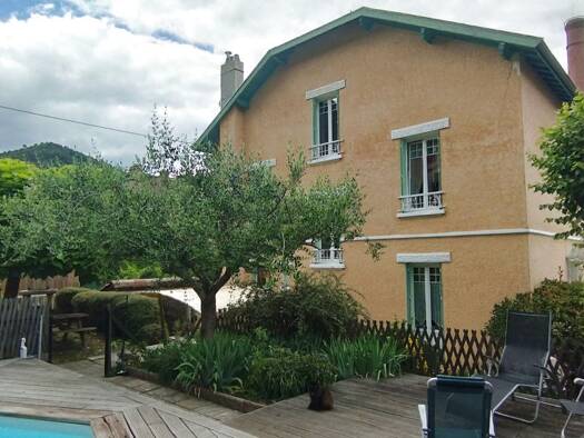 Villa à vendre 450 000 € 14 pièces 10 chambres 290 m² 1 385 m² de terrain Saint-Sauveur-de-Montagut 07190