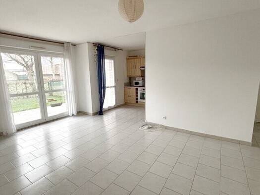 Appartement à louer 815 € 3 pièces 2 chambres 69,3 m² RDC/3 Forges-les-Eaux 76440