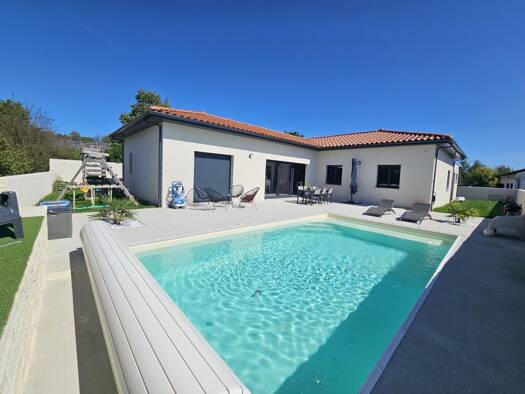 Maison de plain-pied à vendre 355 000 € 5 pièces 4 chambres 147 m² 580 m² de terrain Saint-Uze 26240