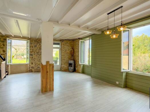 Maison à vendre 179 000 € 3 pièces 2 chambres 90 m² 1 170 m² de terrain Lamastre 07270