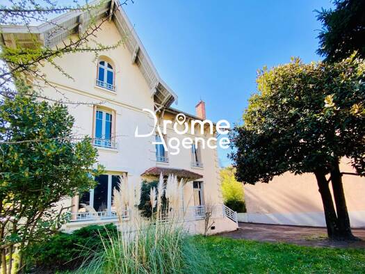 Maison à vendre 405 000 € 8 pièces 6 chambres 260 m² 1 540 m² de terrain Livron-sur-Drôme 26250