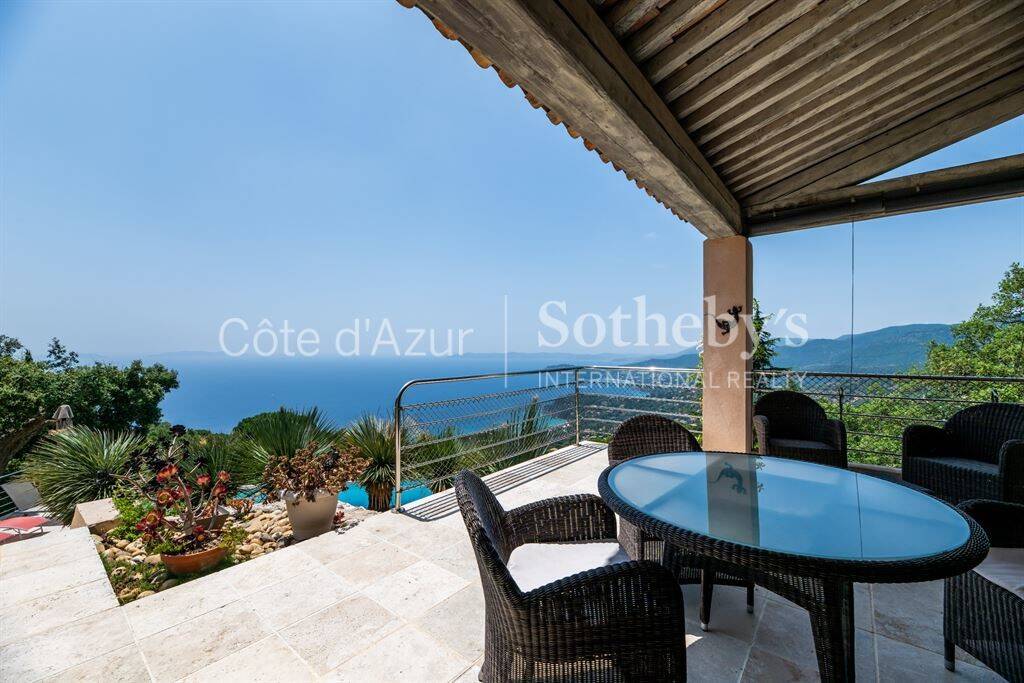 Maison à vendre, 171m², RAYOL CANADEL SUR MER