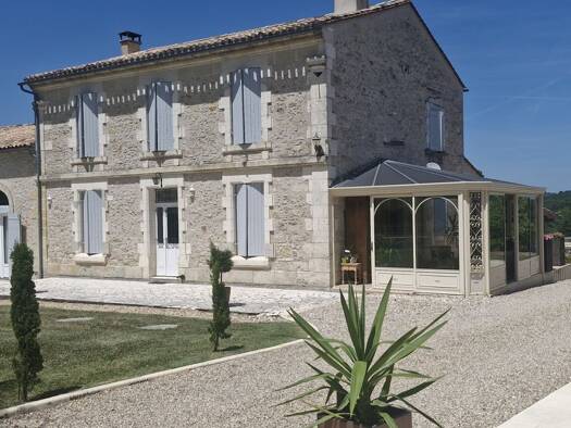 Maison à vendre 889 000 € 12 pièces 6 chambres 437 m² 13 200 m² de terrain Saint-Méard-de-Gurçon 24610