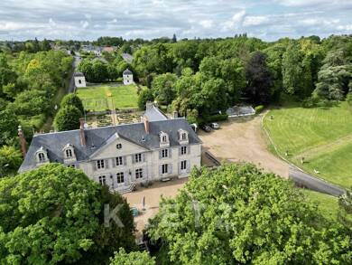 Château à vendre 2 496 000 € 21 pièces 16 chambres 1 300 m² 50 000 m² de terrain Grammont Tours 37000