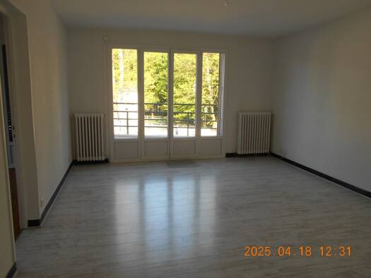 Appartement à louer 1 275 € 3 pièces 2 chambres 67,2 m² Étage 1/2 Cancy-Grands Godeaux-Bellevedere Yerres 91330