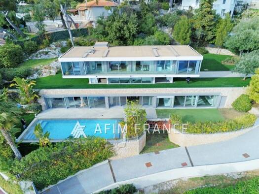 Villa à louer 30 000 € 8 pièces 5 chambres 380 m² 1 500 m² de terrain Cap-d'Ail 06320