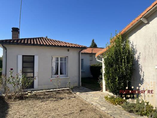 Maison de plain-pied à vendre 99 900 € 4 pièces 3 chambres 90,9 m² 200 m² de terrain Parthenay 79200