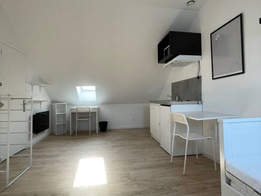 Appartement à louer 469 € 1 pièce 10,1 m² Étage 2/2 Amiens 80000