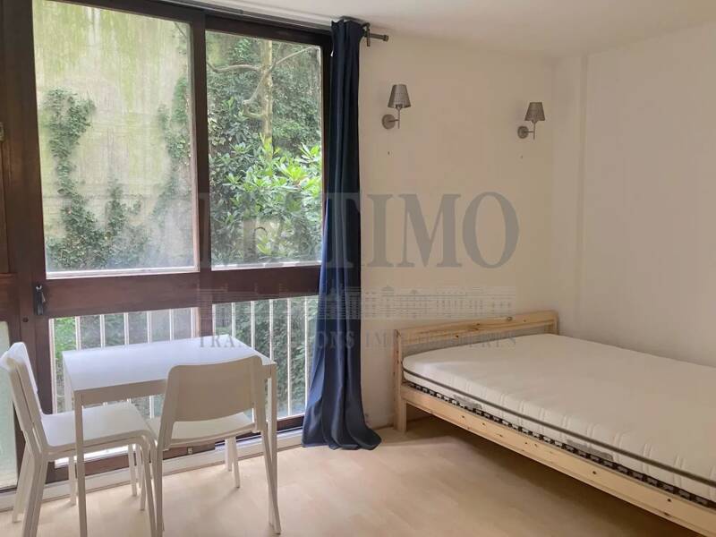 Maison à louer, 22m², PARIS 18E