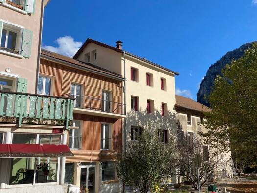 Immeuble à vendre 360 000 € 272 m² Rencurel 38680