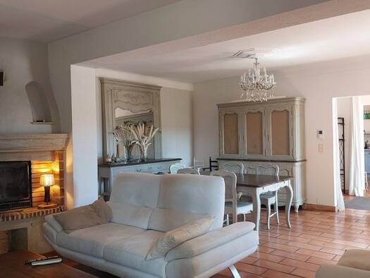 Maison à vendre 620 000 € 7 pièces 4 chambres 150 m² 2 409 m² de terrain Cabannes 13440