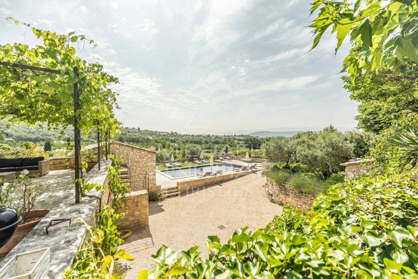 Maison à vendre, 350m², SAINT SATURNIN LES APT