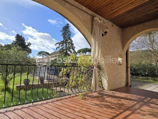 Maison de plain-pied à vendre 228 000 € 5 pièces 4 chambres 100 m² 1 338 m² de terrain Périurbain Sud Ouest Bagnols-sur-Cèze 30200