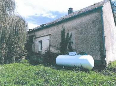 Maison à vendre 13 500 € 5 pièces 4 chambres 97 m² 4 490 m² de terrain St Hilaire de Gondilly 18320