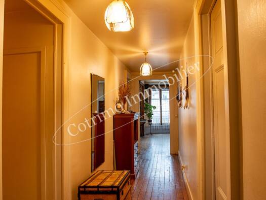 Appartement à vendre 179 000 € 3 pièces 2 chambres 104 m² Étage 2/3 Centre et Est Belley 01300
