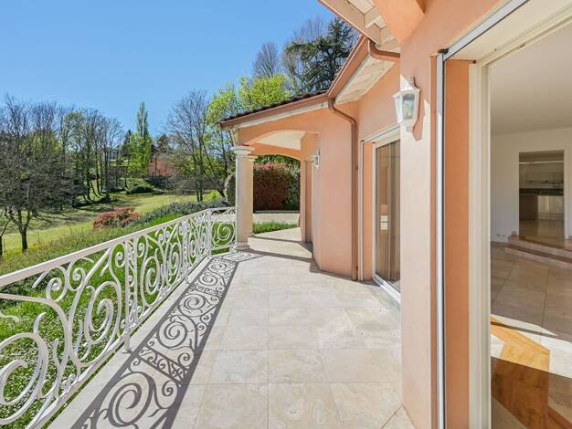 Maison à louer 2 650 € 6 pièces 5 chambres 183 m² 3 000 m² de terrain Ouest Saint Cyr Au Mont d Or 69450