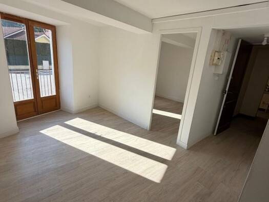 Appartement à louer 410 € 2 pièces 1 chambre 27 m² RDC Renage 38140