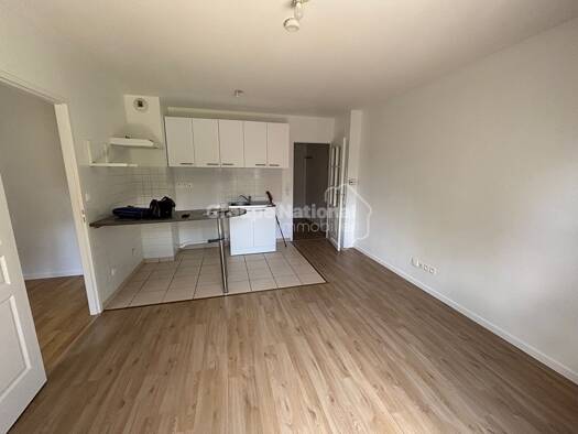 Appartement à vendre 132 000 € 2 pièces 1 chambre 36 m² RDC Saint Ladre-La Sablonniere Crépy-en-Valois 60800
