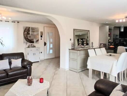 Maison à vendre 265 000 € 5 pièces 3 chambres 142 m² 611 m² de terrain Fraisses 42490