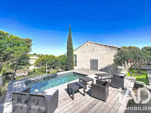 Maison à vendre 437 000 € 6 pièces 5 chambres 183 m² 1 150 m² de terrain Jonquieres Est Martigues 13500