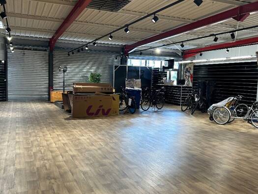 Local commercial à louer 1 990 € 280 m² de surface de vente Zone d'Activité Ponteix-Forum Modifié Feytiat 87220