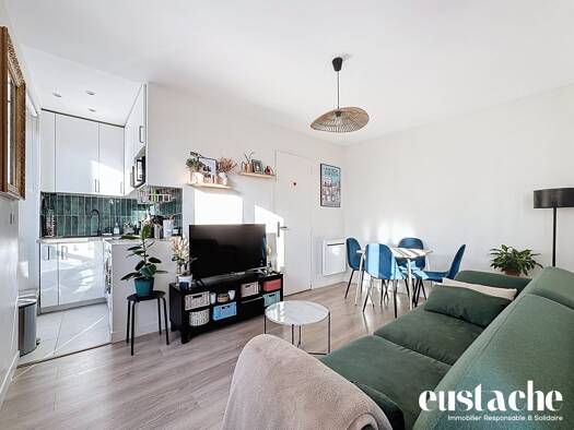 Appartement à vendre 350 000 € 2 pièces 1 chambre 28 m² Étage 4/5 Montmartre Paris 18ème arrondissement 75018