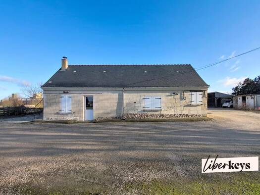Maison à vendre 179 500 € 6 pièces 4 chambres 131 m² 2 515 m² de terrain La Metairie Longué-Jumelles 49160