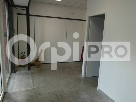 Local commercial à louer 950 € 83 m² de surface de vente Manosque 04100