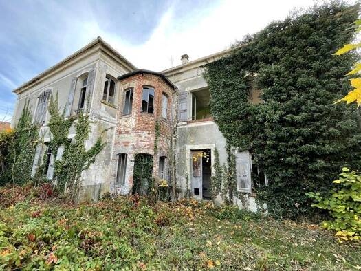 Immeuble mixte à vendre 126 000 € 265 m² Château-Thierry 02400