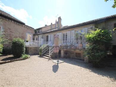 Maison de ville à vendre 698 000 € 15 pièces 8 chambres 344 m² 679 m² de terrain Tournus 71700