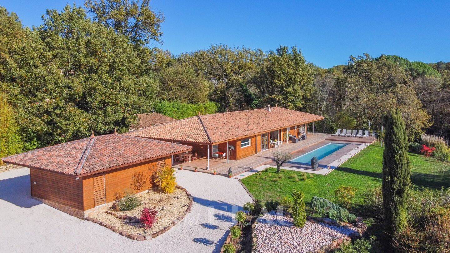 Maison à vendre, 225m², BAGNOLS EN FORET