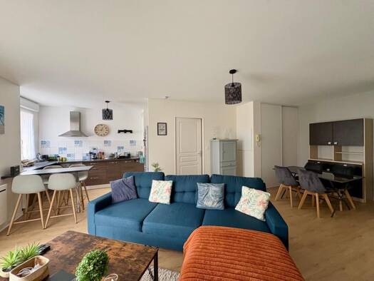 Appartement à vendre 174 900 € 3 pièces 2 chambres 69,5 m² RDC Sainte Pezenne Niort 79000