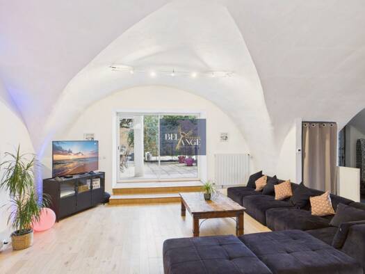 Maison à vendre 330 000 € 12 pièces 5 chambres 242,2 m² 90 m² de terrain Villeneuve-de-Berg 07170