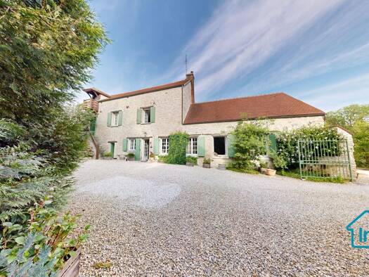 Maison à vendre 1 450 000 € 9 pièces 5 chambres 335 m² 4 683 m² de terrain Thiverval-Grignon 78850