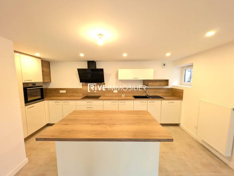 Maison à louer, 241m², EXCENEVEX