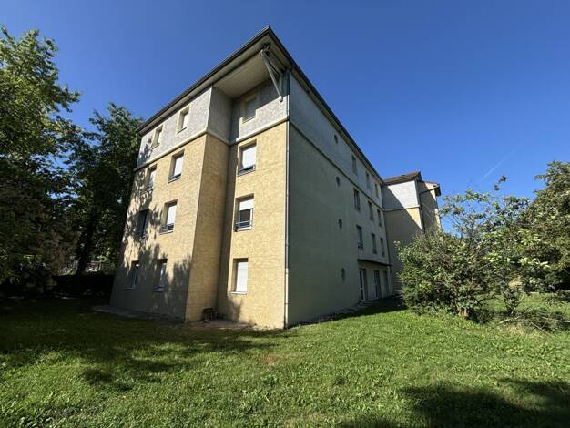 Appartement à louer - logement étudiant 307 € 1 pièce 19 m² Étage 1/3 Ambérieu-en-Bugey 01500