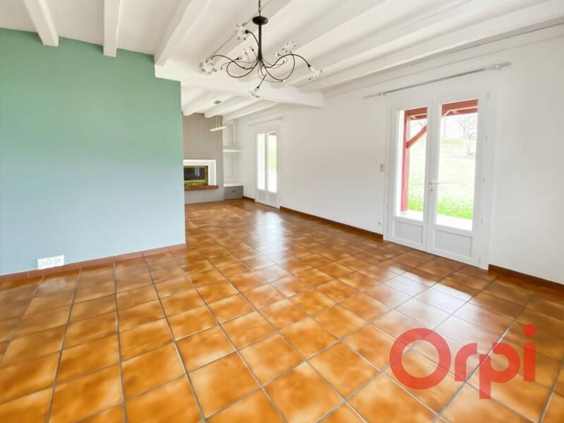 Maison à louer, 134m², ESPELETTE