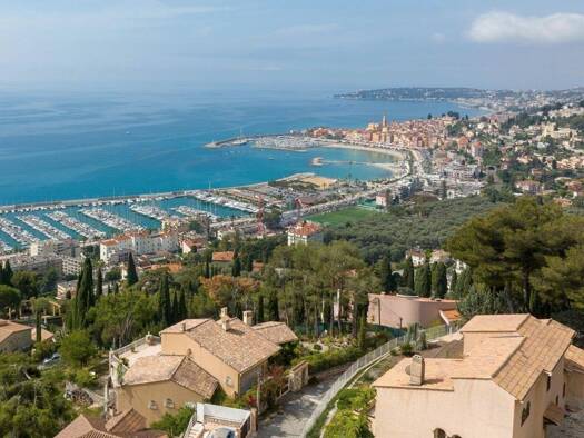 Terrain constructible viabilisé à vendre 880 000 € 863 m² de terrain Menton 06500