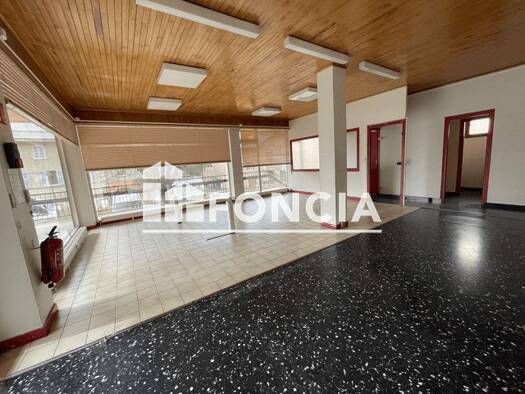 Local commercial à louer 1 300 € 88 m² de surface de vente La Chambre 73130