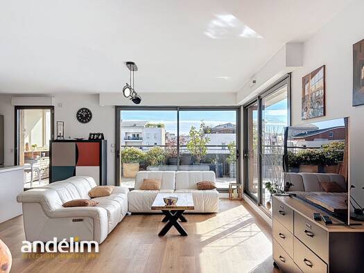 Appartement à vendre 859 000 € 3 pièces 2 chambres 86,09 m² Étage 3/3 Le Mas Port Frejus Fréjus 83600
