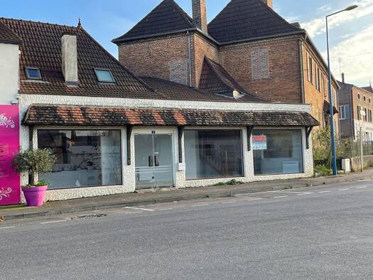 Local commercial à louer 650 € 40 m² de surface de vente Saint-Germain-du-Bois 71330