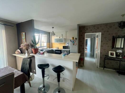 Appartement à vendre 210 000 € 3 pièces 2 chambres 64 m² Dernier étage, Étage 5/5 La Roche Villebon sur Yvette 91140