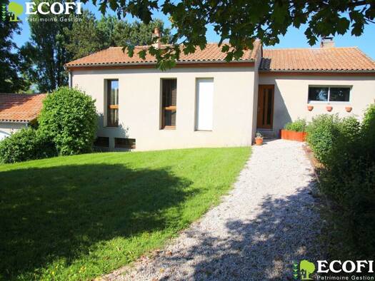 Maison de plain-pied à vendre 229 900 € 5 pièces 4 chambres 155,5 m² 4 221 m² de terrain Breuil-Chaussee Bressuire 79300