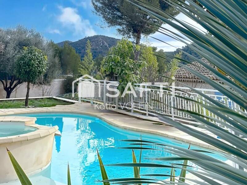 Maison à vendre, 230m², CARNOUX EN PROVENCE