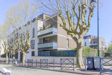 Appartement à vendre 319 001 € 3 pièces 2 chambres 61 m² Étage 2/3 Les Clayes sous Bois 78340