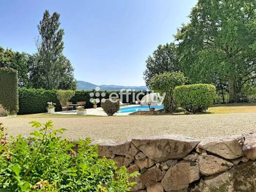Demeure à vendre 798 000 € 10 pièces 5 chambres 380 m² 46 987 m² de terrain Courpière 63120