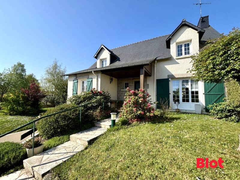 Maison à vendre, 136m², CHARTRES DE BRETAGNE