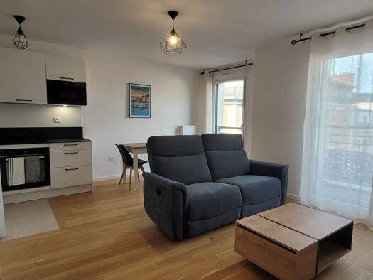 Appartement à louer 1 500 € 2 pièces 1 chambre 46,64 m² 5ème étage Epinettes Issy-les-Moulineaux 92130
