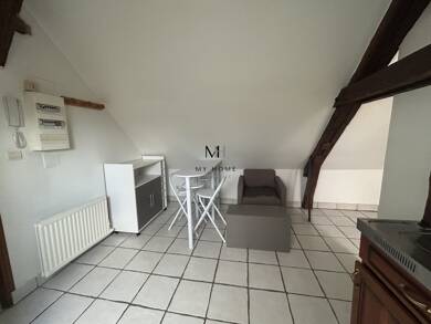 Appartement à louer 306 € 1 pièce 11,7 m² Dernier étage, Étage 3/3 Alençon 61000